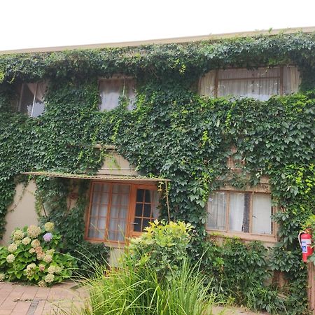 בלומפונטייין Rusplek Guesthouse And Conference Centre מראה חיצוני תמונה