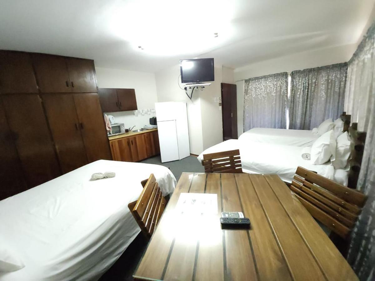 בלומפונטייין Rusplek Guesthouse And Conference Centre מראה חיצוני תמונה