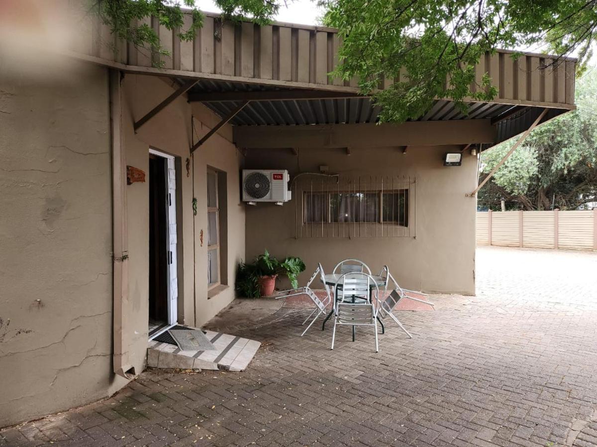 בלומפונטייין Rusplek Guesthouse And Conference Centre מראה חיצוני תמונה
