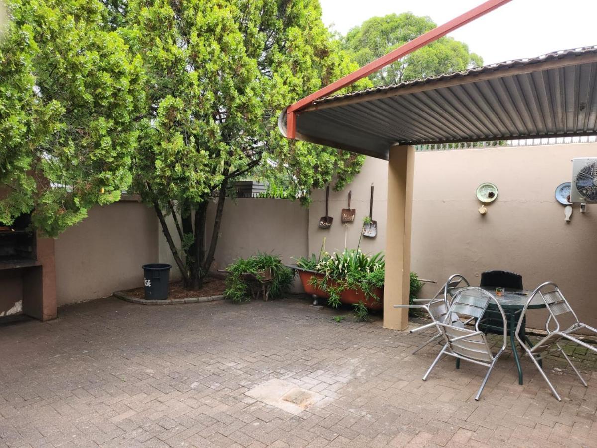 בלומפונטייין Rusplek Guesthouse And Conference Centre מראה חיצוני תמונה