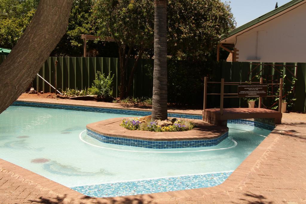 בלומפונטייין Rusplek Guesthouse And Conference Centre מראה חיצוני תמונה